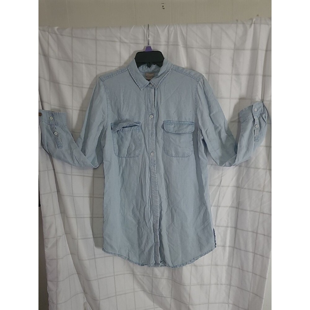 Chico's Womens Size 1 Light Blue Chambray Button-Down Shirt